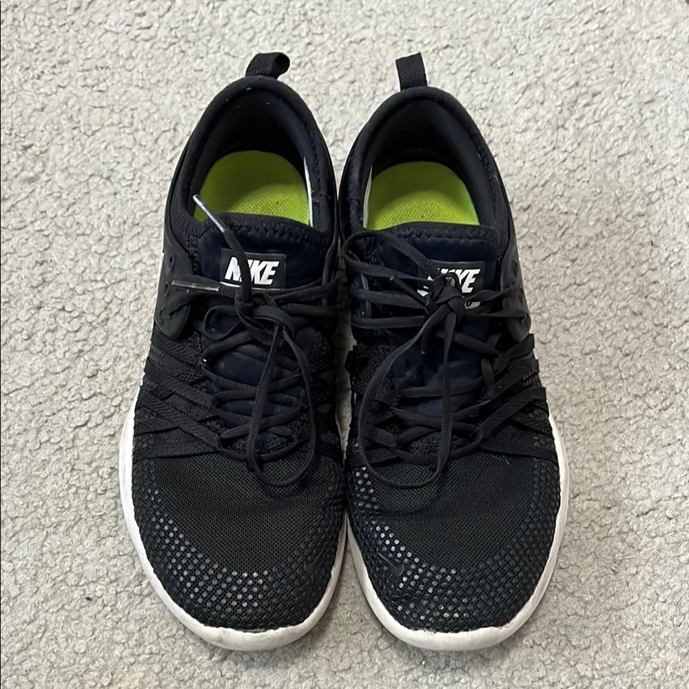 Nike Black and White Athletic Shoes Lightweight Mesh Size 7